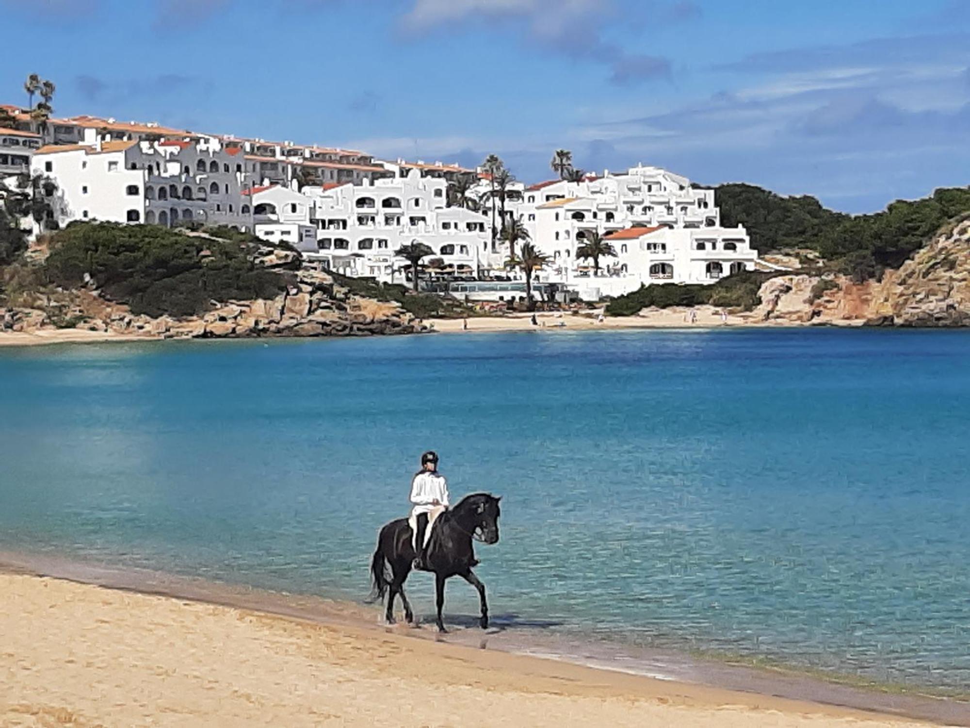 Apartamento En Arenal A 5 Minutos De La Playa Arenal d'en Castell Eksteriør billede